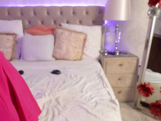 AnnaKarina's BongaCams show and profile