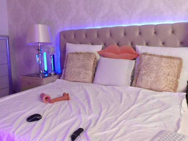 AnnaKarina's BongaCams show and profile