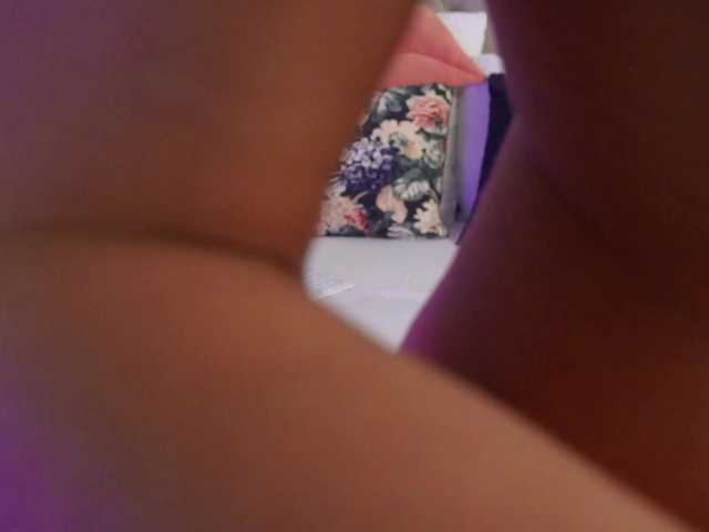 AnnaKarina's BongaCams show and profile