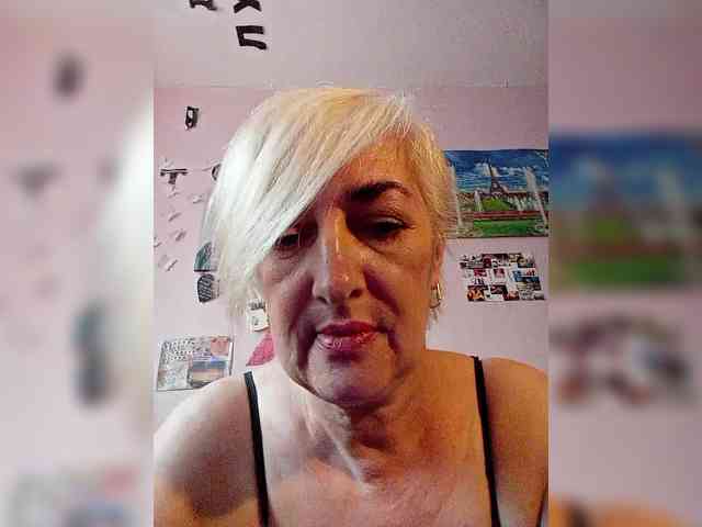 DearLady webcam