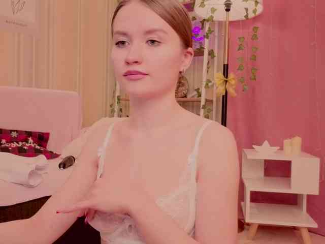 IsabellaTorrance webcam