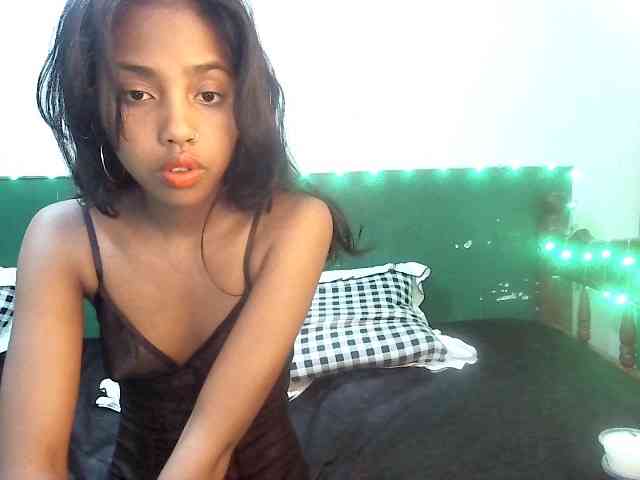 HotLunah Live Webcam on BongaCams