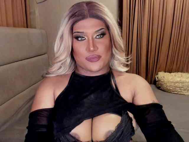 xGirLInYourDream... Live Webcam on BongaCams