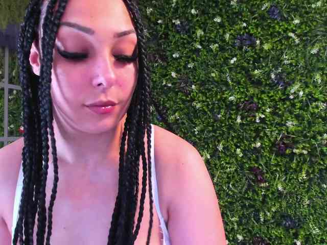 Diamond-naughty webcam