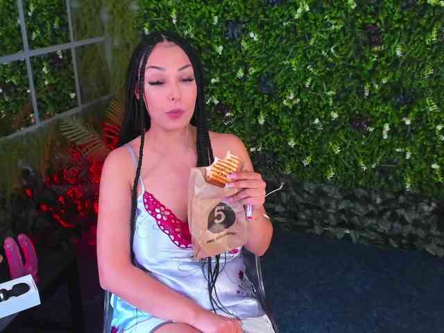 Diamond-naughty webcam
