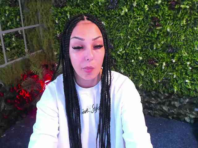 Diamond-naughty webcam