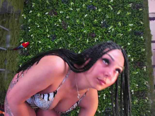 Diamond-naughty webcam