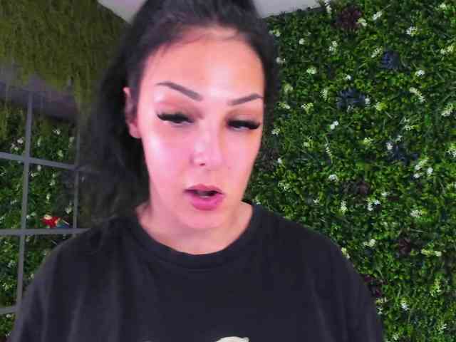 Diamond-naughty webcam