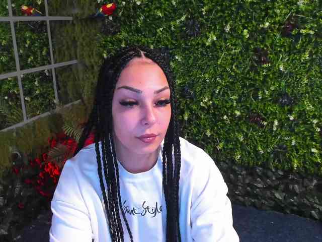 Diamond-naughty webcam