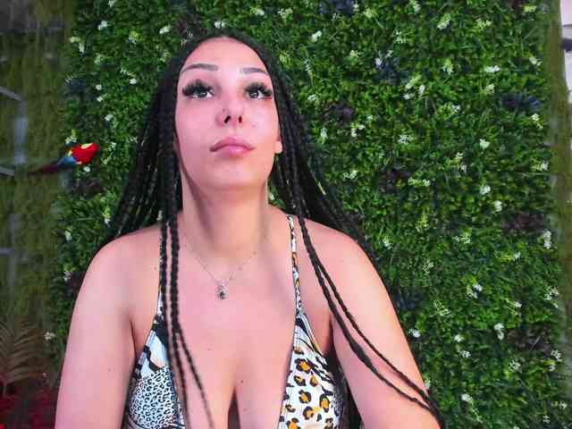 Diamond-naughty webcam