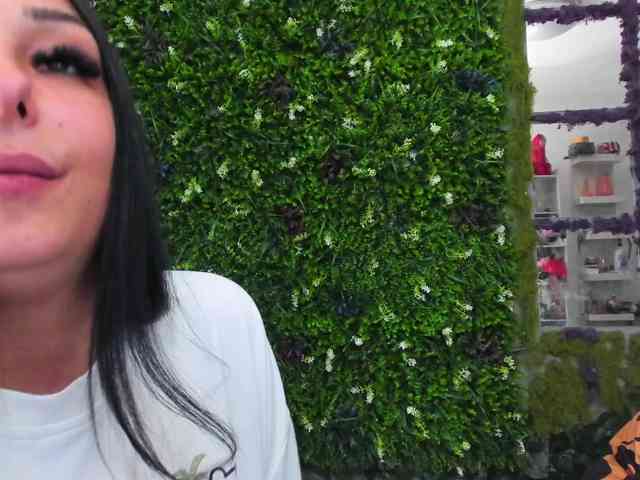 Diamond-naughty webcam