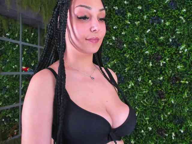 Diamond-naughty webcam