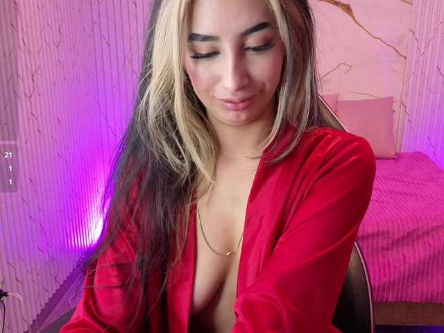 Malory-tay's BongaCams show and profile