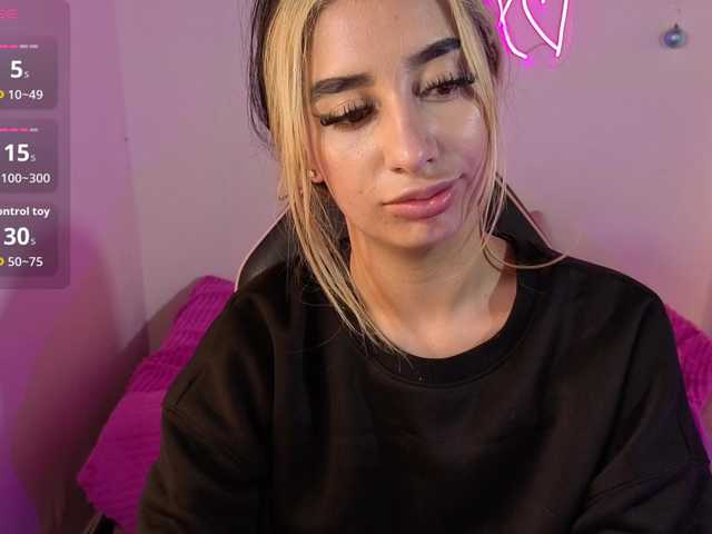 Malory-tay's BongaCams show and profile