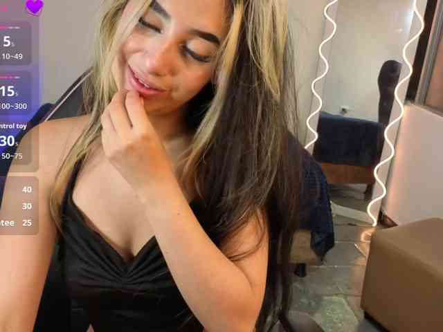 Malory-tay Live Webcam on BongaCams