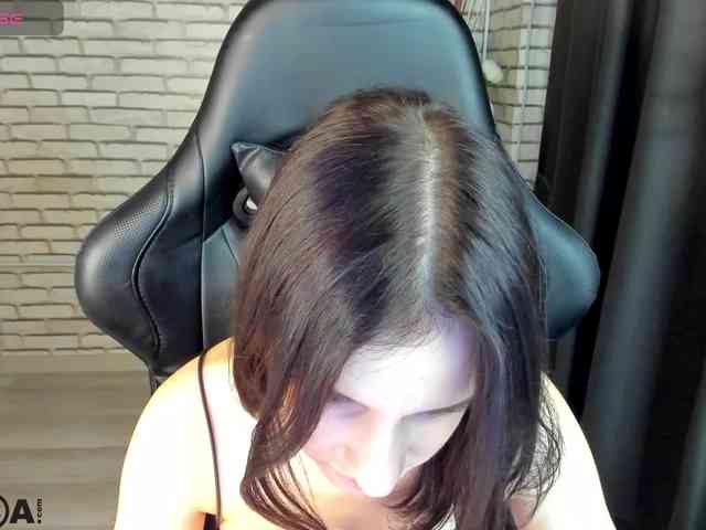 Tonya-Gray webcam