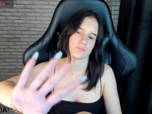 Tonya-Gray webcam