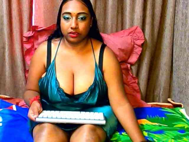 indiandiamon694u Live Webcam on BongaCams