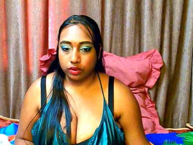 indiandiamon694u Live Webcam on BongaCams