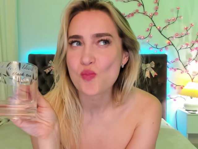 KateOweens's BongaCams show and profile