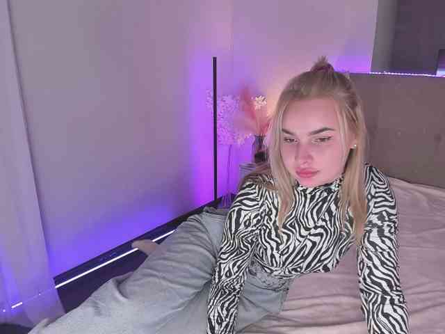 LunaHeadly Live Webcam on BongaCams