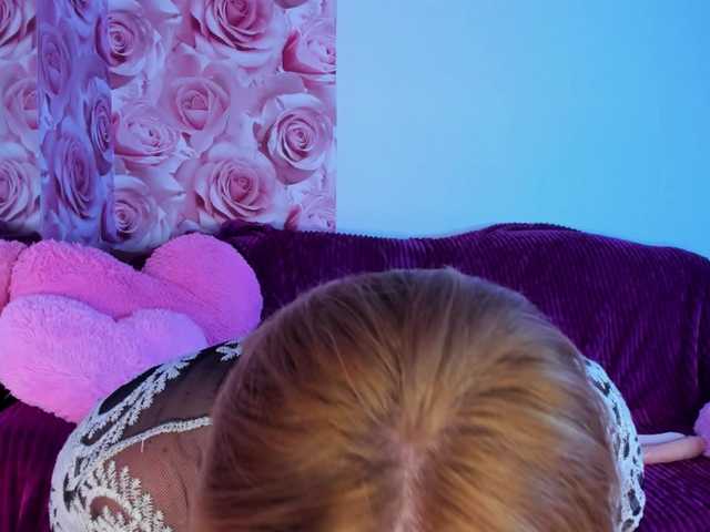 CurlyDream's BongaCams show and profile