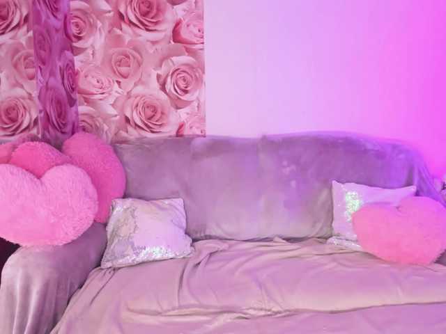 CurlyDream's BongaCams show and profile