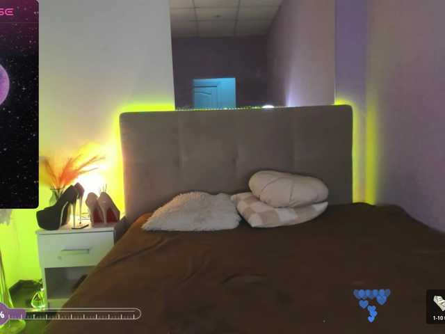 CurlyDream's BongaCams show and profile