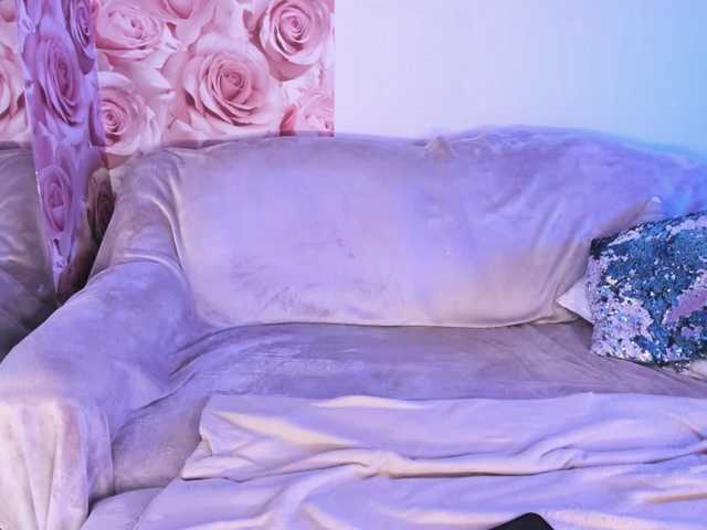 CurlyDream's BongaCams show and profile