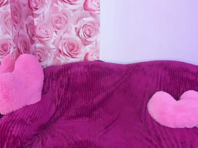 CurlyDream's BongaCams show and profile