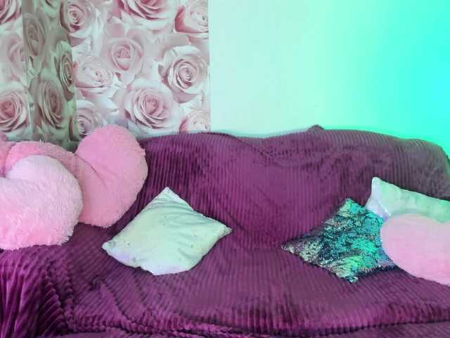 CurlyDream's BongaCams show and profile