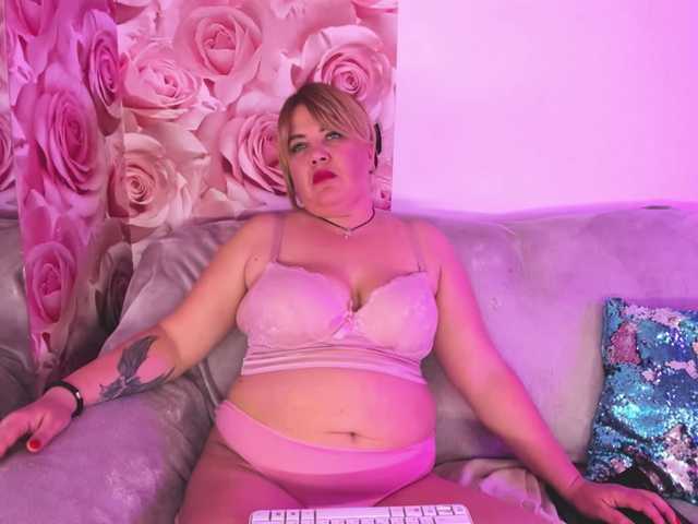 CurlyDream live cam profile