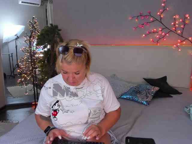 CurlyDream webcam