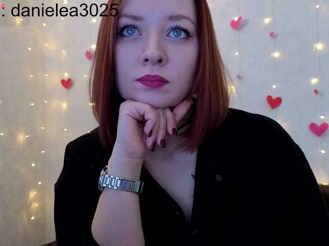 Danielea's BongaCams show and profile