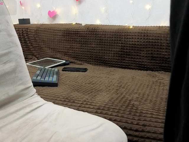 Danielea's BongaCams show and profile