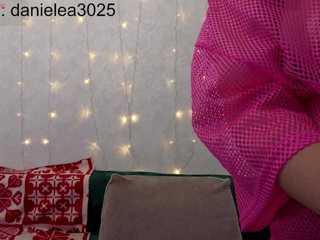 Danielea's BongaCams show and profile