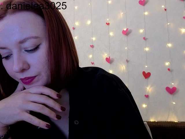 Danielea's BongaCams show and profile