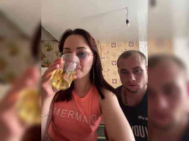 CrystalAndDavis webcam