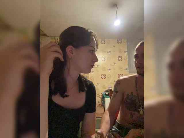 live voyeur webcam CrystalAndDavis