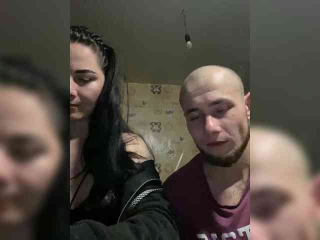 CrystalAndDavis Live Webcam on BongaCams