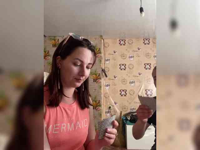 CrystalAndDavis webcam