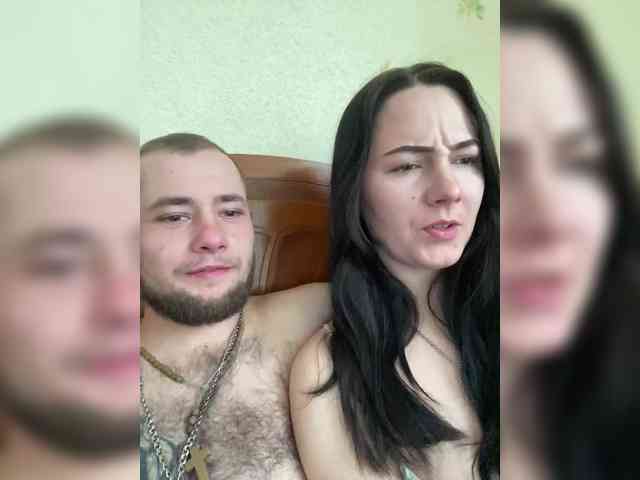 CrystalAndDavis Live Webcam on BongaCams