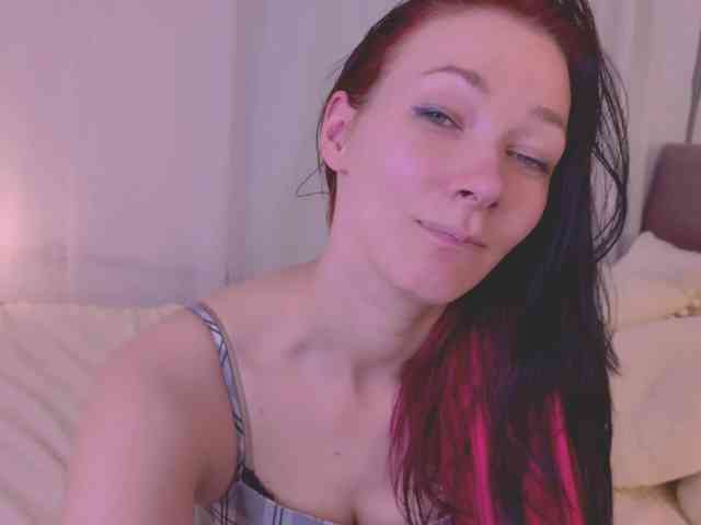 AlinaxCute webcam