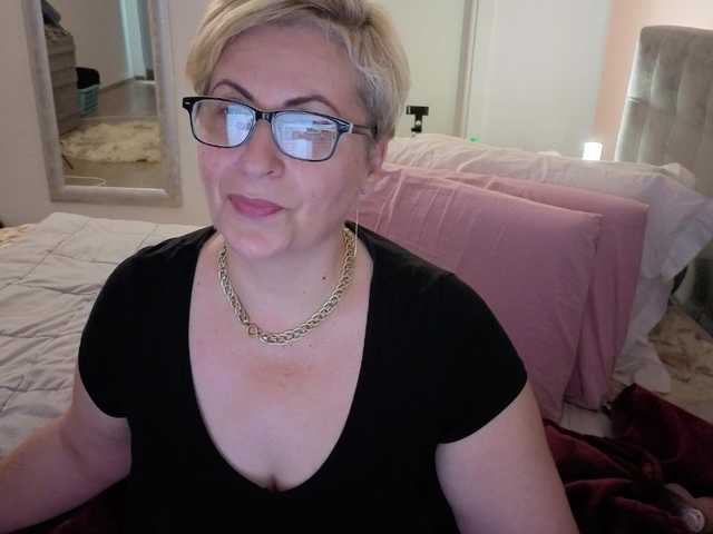 LuanaSexxxy's BongaCams show and profile