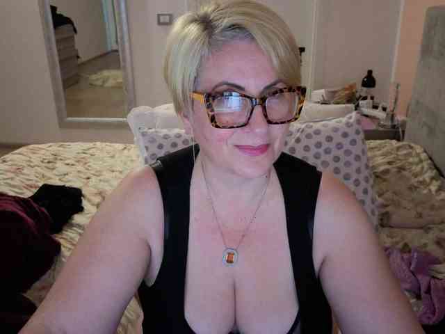LuanaSexxxy webcam