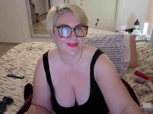 LuanaSexxxy webcam