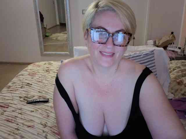 LuanaSexxxy Live Webcam on BongaCams