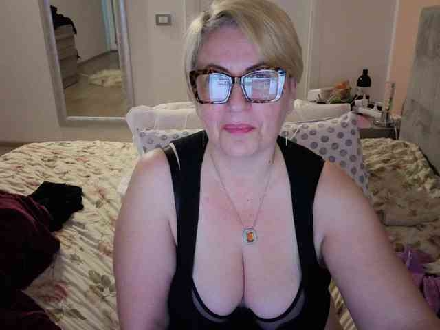 LuanaSexxxy webcam