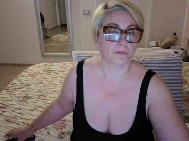 LuanaSexxxy webcam