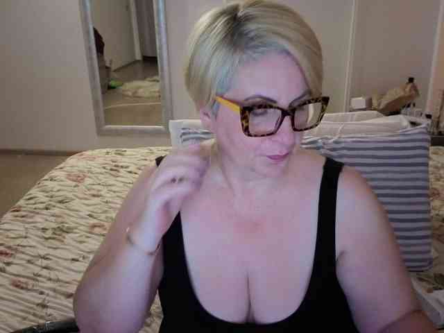 LuanaSexxxy webcam